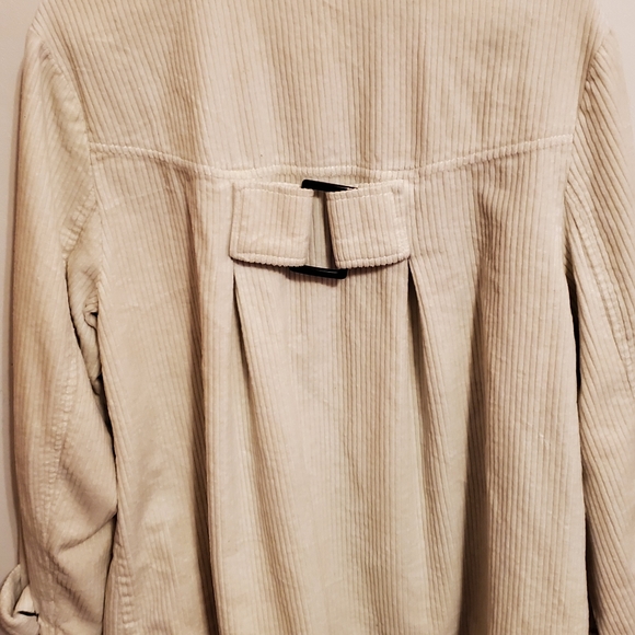 Jacket - Picture 3 of 4